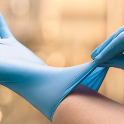 Cardinal Esteem Stretchy Nitrile Exam Glove